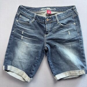 Arizona Jeans Distressed Denim Bermuda Shorts Roll Cuff Medium Wash Size 9